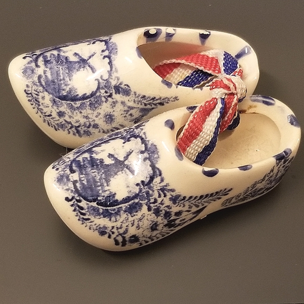 Miniature Ceramic Clogs (Holland)